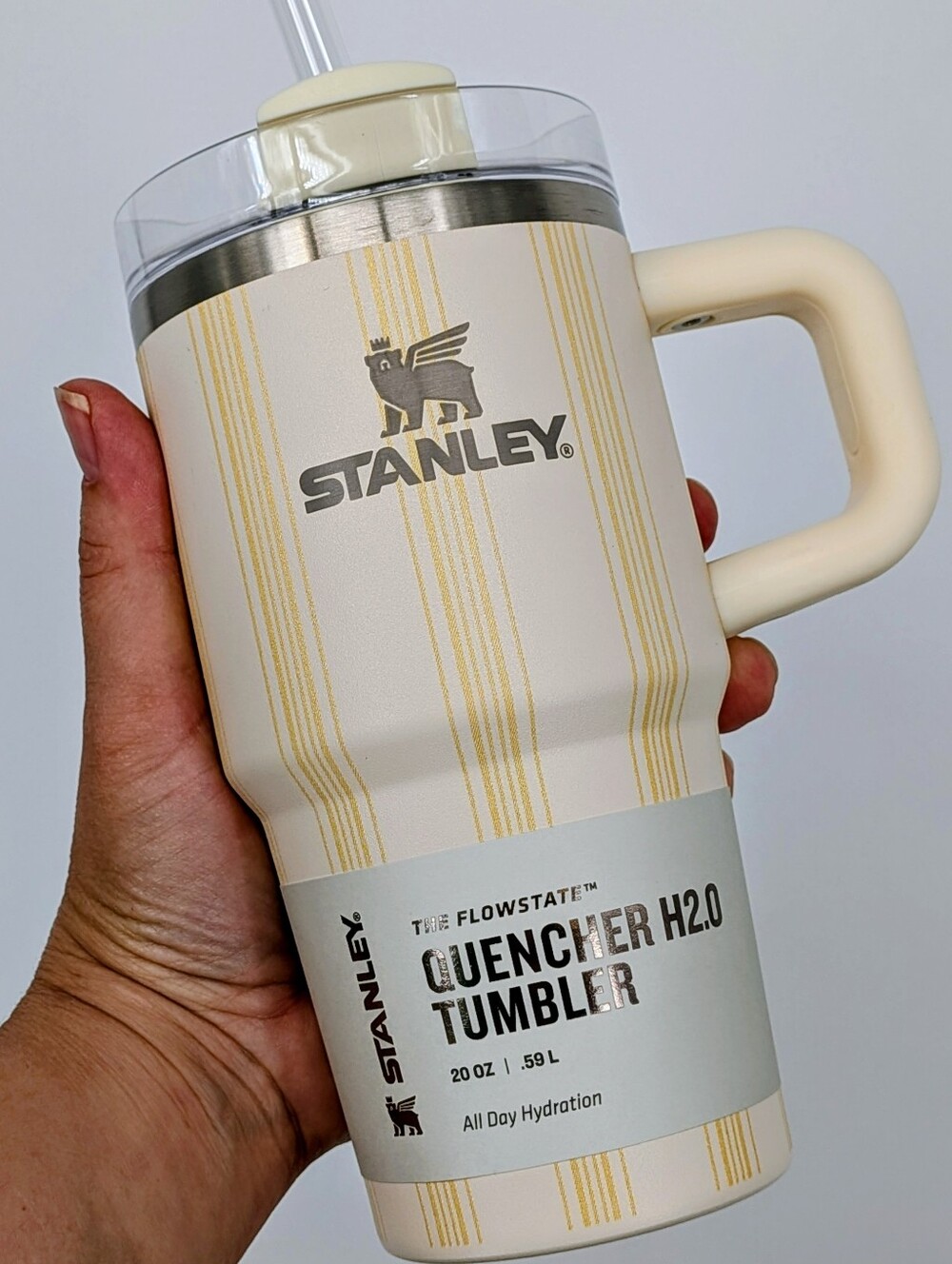 New Stanley water cup Quencher H2.0 Flowstate Tumbler 20oz cream picnic stripe